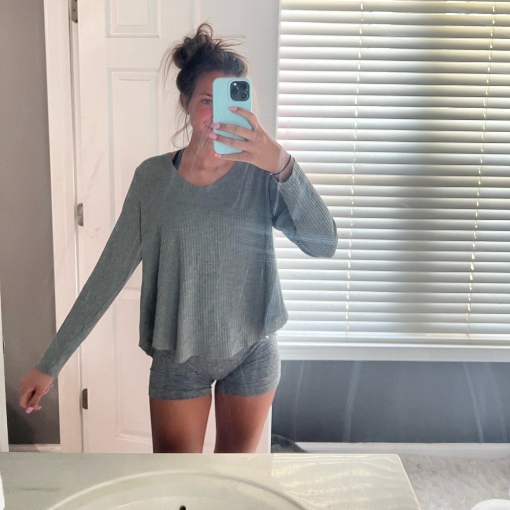Xhilaration Long Sleeve Grey Top